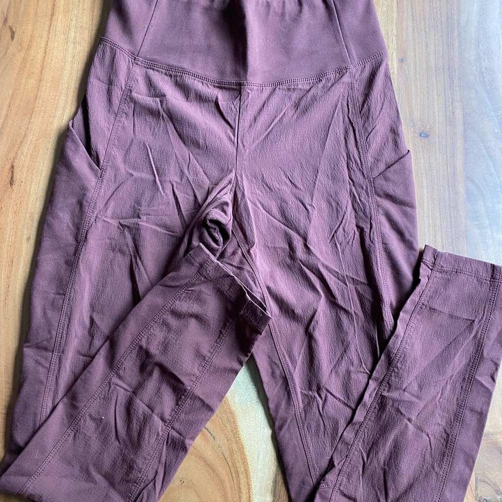 Athleta Trekkie Hybrid Crop Tight